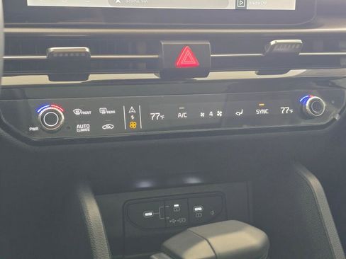 Used 2026 Kia Sportage SX image 43