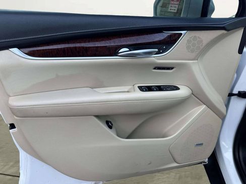 Used 2017 Cadillac XT5 Premium Luxury w/ Driver Assist Package FWD image 14