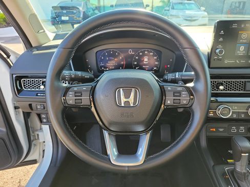 Used 2024 Honda Civic Touring image 17