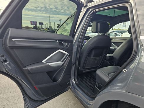 Used 2020 Audi Q3 2.0T Premium image 18