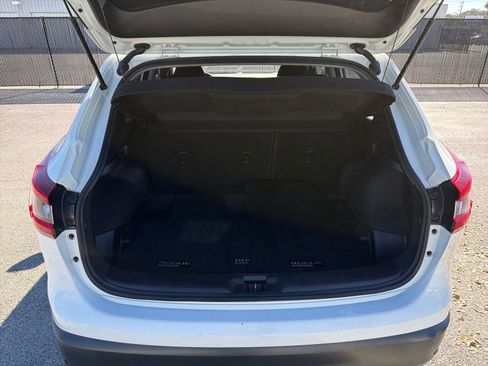 Used 2020 Nissan Rogue Sport S image 23