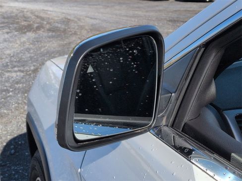 Used 2022 Jeep Grand Cherokee Limited w/ Tech Group image 11