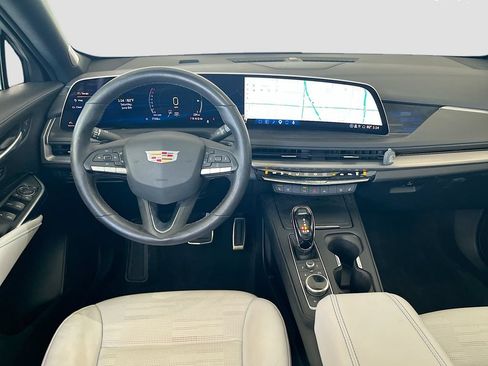 Used 2025 Cadillac XT4 Sport FWD image 24