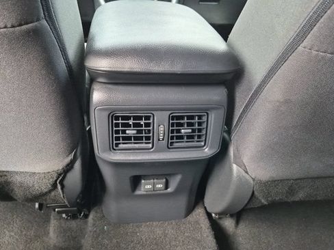 Used 2025 Toyota RAV4 XLE FWD image 16