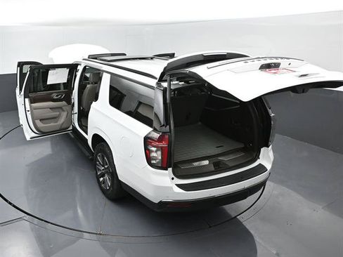 Used 2022 Chevrolet Suburban Z71 w/ Luxury Package AWD/4WD image 57