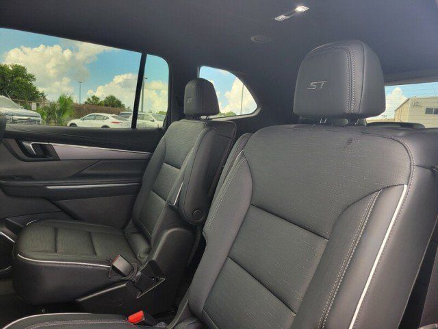 Used 2026 Buick Enclave Sport Touring FWD image 27