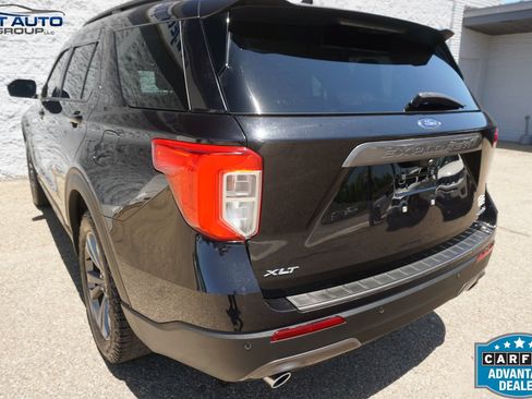 Used 2022 Ford Explorer XLT w/ Equipment Group 202A AWD/4WD image 9
