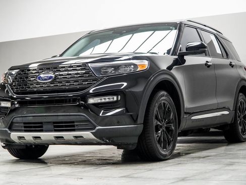 Used 2022 Ford Explorer Limited w/ Equipment Group 301A image 9