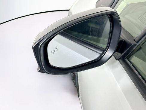 Used 2024 Toyota Prius LE image 16