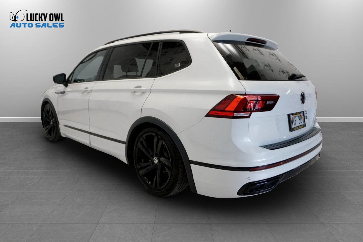 Used 2023 Volkswagen Tiguan SE R-Line FWD image 26