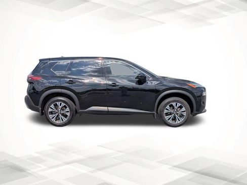 Used 2021 Nissan Rogue SV image 3