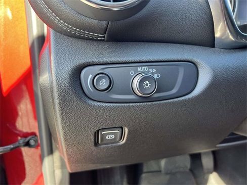 Certified 2025 Chevrolet Blazer LT w/ Convenience Package image 24