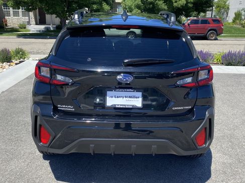 Certified 2024 Subaru Crosstrek 2.0i Premium w/ Crosstrek Mirror Package AWD/4WD image 5