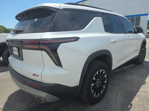 Used 2024 Chevrolet Traverse Z71 w/ Enhanced Driving Package AWD/4WD image 2