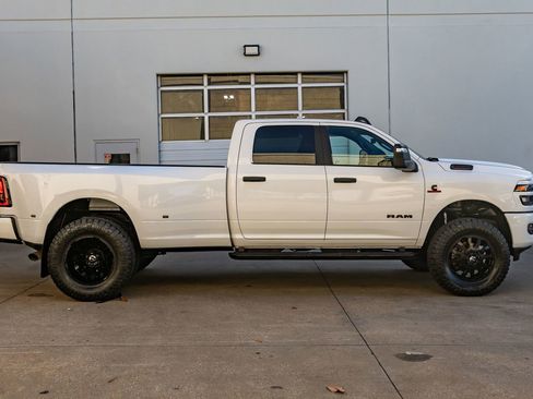 Used 2025 RAM 3500 Big Horn AWD/4WD image 11