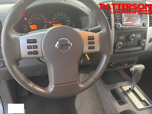 Used 2016 Nissan Frontier SV w/ SV Value Truck Package AWD/4WD image 15
