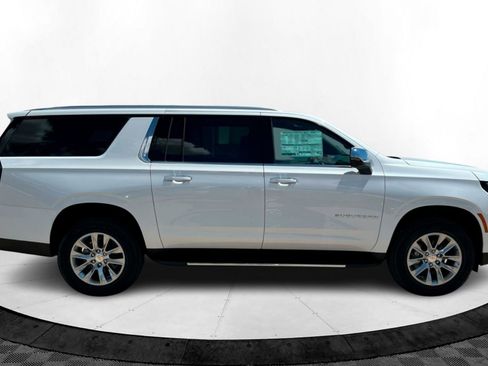 New 2025 Chevrolet Suburban Premier image 7