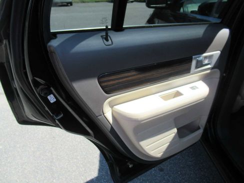 Used 2008 Lincoln MKX AWD image 17