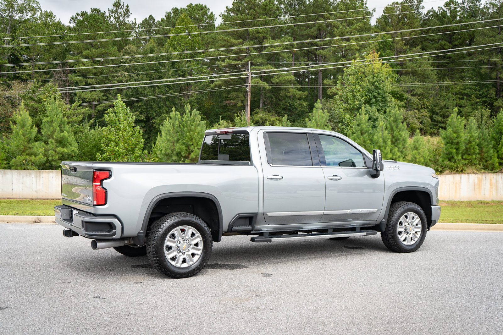 Used 2025 Chevrolet Silverado 2500 High Country w/ Technology Package AWD/4WD image 21