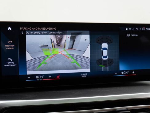 Used 2023 BMW 330i xDrive Sedan w/ Driving Assistance Package image 27