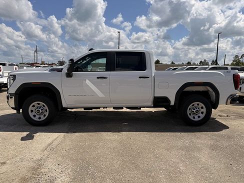 New 2026 GMC Sierra 2500 Pro w/ 1SA Pro Safety Plus Package AWD/4WD image 2