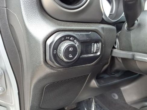 Used 2023 Jeep Gladiator Sport AWD/4WD image 11