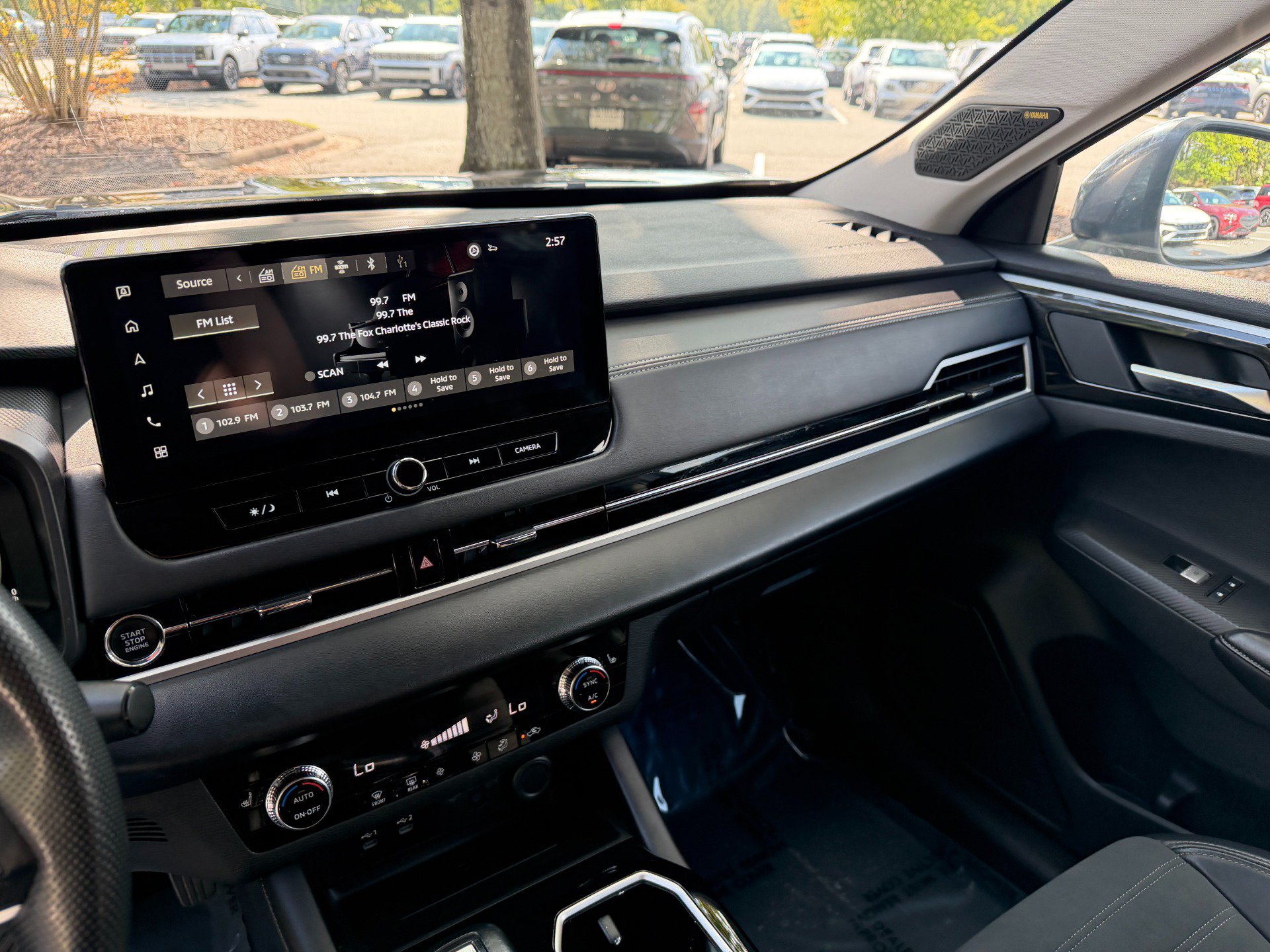 Used 2025 Mitsubishi Outlander SE FWD image 39