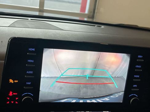 Used 2024 Toyota Sienna XSE w/ XSE Plus Package image 17