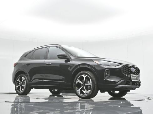 Used 2024 Ford Escape ST-Line Elite image 3