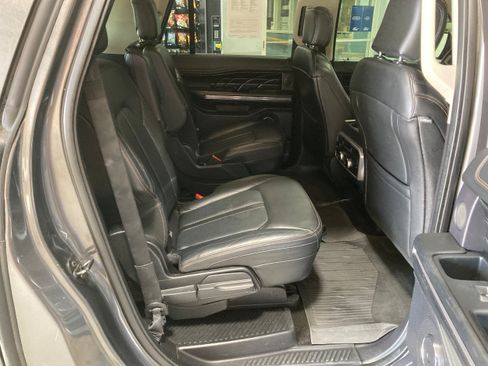 Used 2018 Ford Expedition Max Platinum AWD/4WD image 9