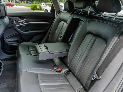 Used 2023 Audi e-tron Premium Plus AWD/4WD image 19
