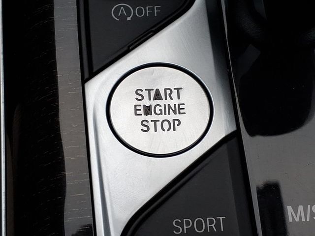 Used 2021 BMW 330i Sedan w/ Convenience Package RWD image 25