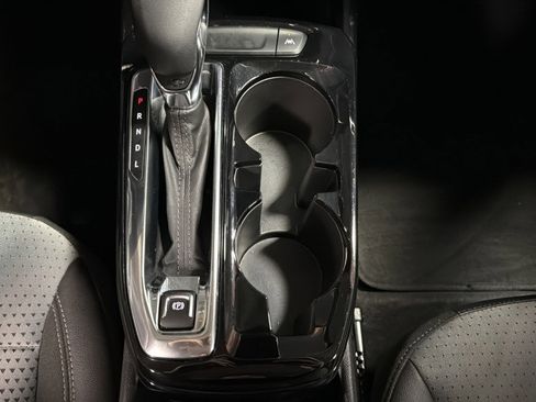 Used 2025 Chevrolet Trax LT w/ LT Convenience Package image 33