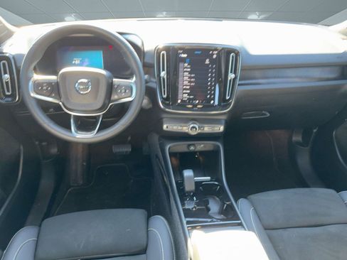 Certified 2023 Volvo C40 P8 Recharge Ultimate image 25