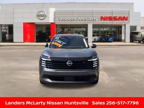 Used 2025 Nissan Kicks SR w/ Illumination Package image 11
