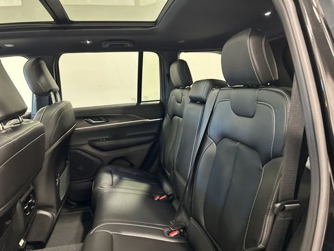 New 2025 Jeep Grand Cherokee Limited image 33