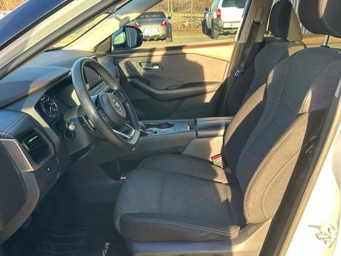 Used 2021 Nissan Rogue SV image 11