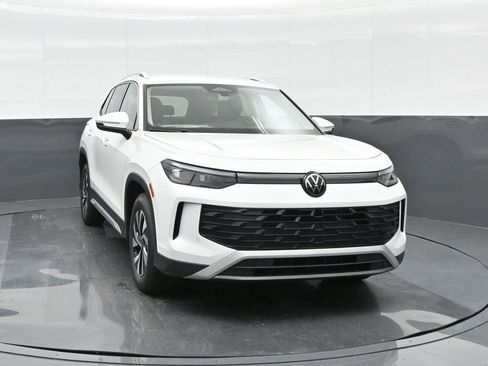 New 2025 Volkswagen Tiguan S FWD image 2