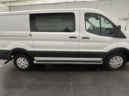 Used 2025 Ford Transit 250 Low Roof w/ Exterior Upgrade Package RWD image 9