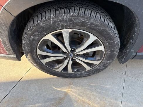 Used 2023 Subaru Forester Limited image 9