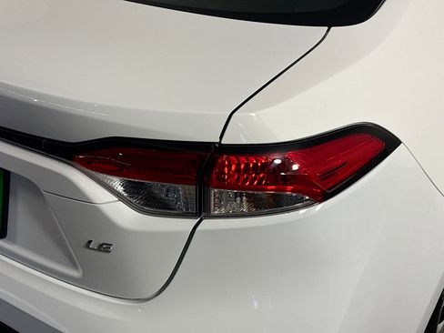 Used 2025 Toyota Corolla LE image 33