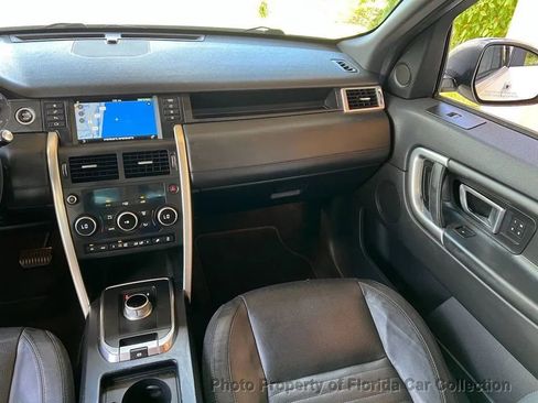 Used 2015 Land Rover Discovery Sport HSE Luxury image 12