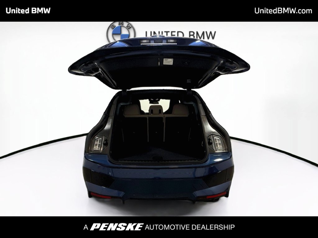 Used 2024 BMW iX xDrive50 w/ Premium Package AWD/4WD image 21