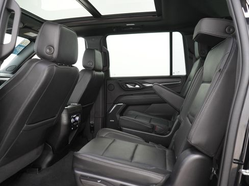 Used 2022 GMC Yukon XL Denali AWD/4WD image 17