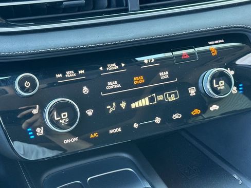 Used 2025 INFINITI QX60 Sensory AWD/4WD image 19