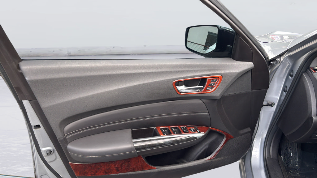 Used 2019 Acura TLX FWD image 4