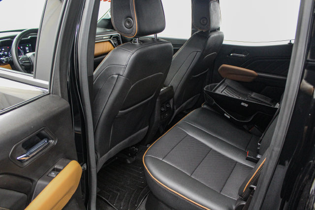 Used 2026 GMC Canyon AT4 w/ Technology Plus Package AWD/4WD image 14