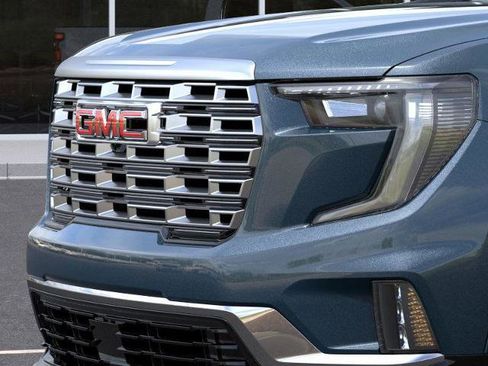 New 2026 GMC Acadia Denali w/ Super Cruise Package image 32