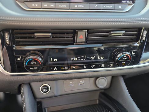 Used 2023 Nissan Rogue SL FWD image 33