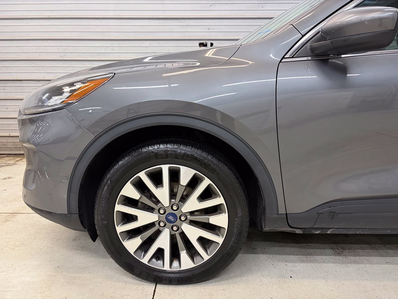 Used 2021 Ford Escape Titanium AWD/4WD image 4